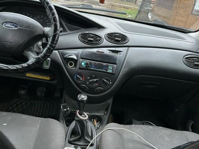 Серый Форд Фокус, объемом двигателя 1.4 л и пробегом 335 тыс. км за 2500 $, фото 5 на Automoto.ua