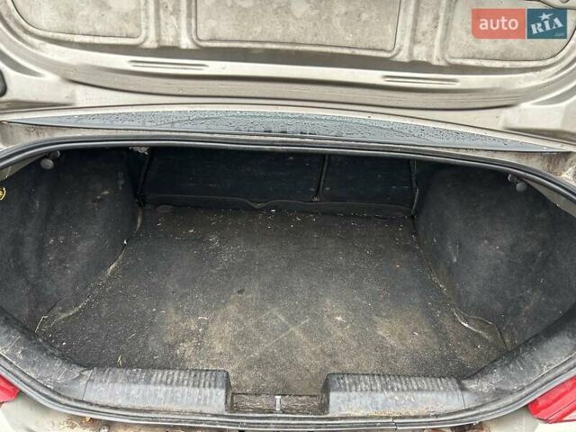 Серый Форд Фокус, объемом двигателя 1.4 л и пробегом 333 тыс. км за 3000 $, фото 6 на Automoto.ua