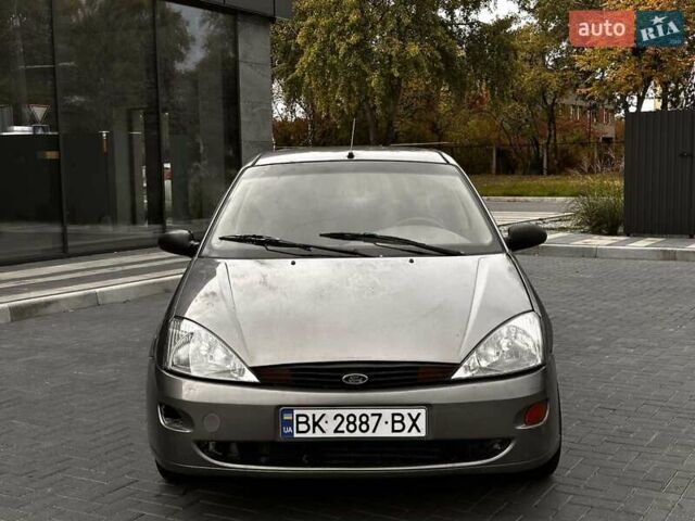 Серый Форд Фокус, объемом двигателя 1.8 л и пробегом 155 тыс. км за 2250 $, фото 6 на Automoto.ua