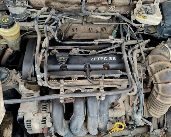 Серый Форд Фокус, объемом двигателя 1.6 л и пробегом 381 тыс. км за 3799 $, фото 18 на Automoto.ua