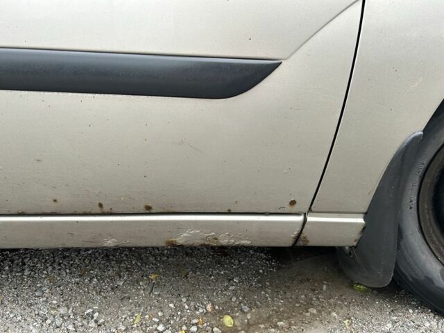 Серый Форд Фокус, объемом двигателя 1.4 л и пробегом 335 тыс. км за 2500 $, фото 4 на Automoto.ua