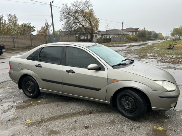 Серый Форд Фокус, объемом двигателя 1.4 л и пробегом 335 тыс. км за 2500 $, фото 2 на Automoto.ua