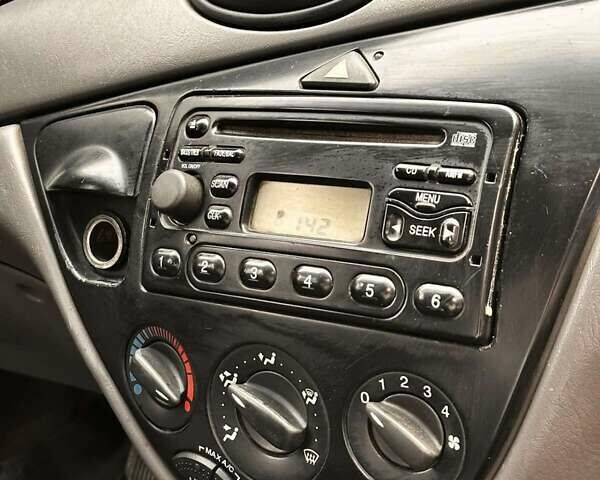 Серый Форд Фокус, объемом двигателя 1.8 л и пробегом 155 тыс. км за 2250 $, фото 15 на Automoto.ua