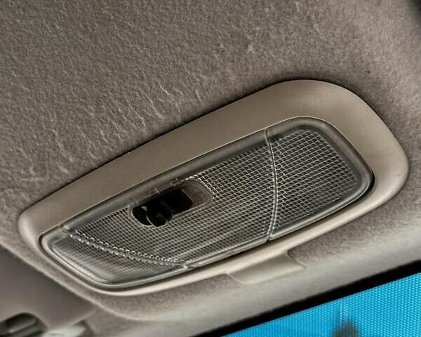 Серый Форд Фокус, объемом двигателя 1.8 л и пробегом 155 тыс. км за 2250 $, фото 1 на Automoto.ua