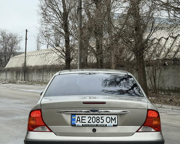 Серый Форд Фокус, объемом двигателя 1.6 л и пробегом 290 тыс. км за 3499 $, фото 7 на Automoto.ua
