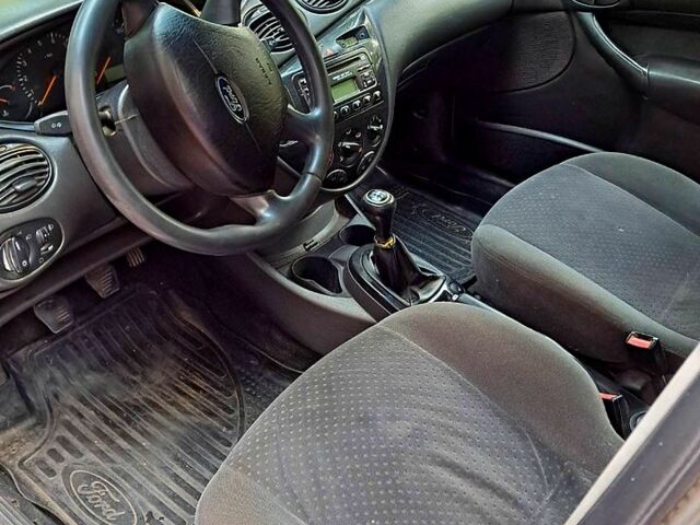 Серый Форд Фокус, объемом двигателя 1.8 л и пробегом 0 тыс. км за 2400 $, фото 3 на Automoto.ua