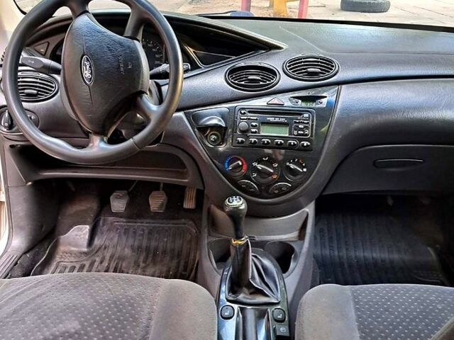 Серый Форд Фокус, объемом двигателя 1.8 л и пробегом 0 тыс. км за 2400 $, фото 5 на Automoto.ua