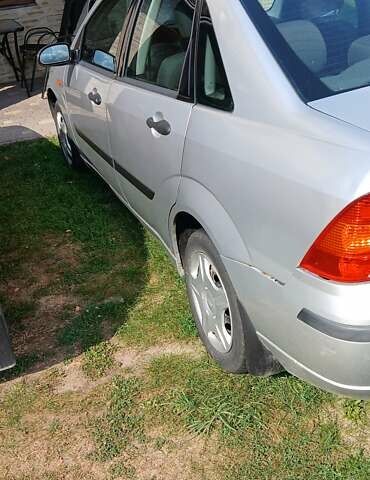 Серый Форд Фокус, объемом двигателя 1.6 л и пробегом 150 тыс. км за 3650 $, фото 3 на Automoto.ua