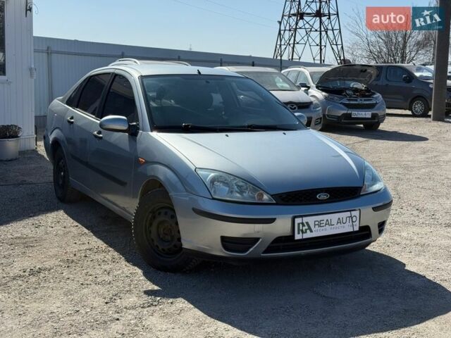 Серый Форд Фокус, объемом двигателя 1.6 л и пробегом 240 тыс. км за 3300 $, фото 3 на Automoto.ua