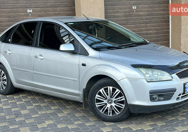 Форд Фокус 2005 в Виннице на Automoto.ua Серый Форд Фокус, объемом двигателя 1.6 л и пробегом 310 тыс. км за 3899 $, фото 3 на Automoto.ua