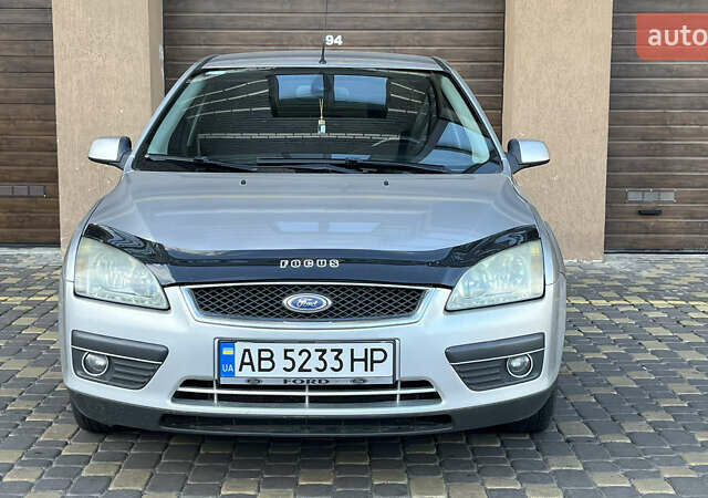 Форд Фокус 2005 в Виннице на Automoto.ua Серый Форд Фокус, объемом двигателя 1.6 л и пробегом 310 тыс. км за 3899 $, фото 2 на Automoto.ua