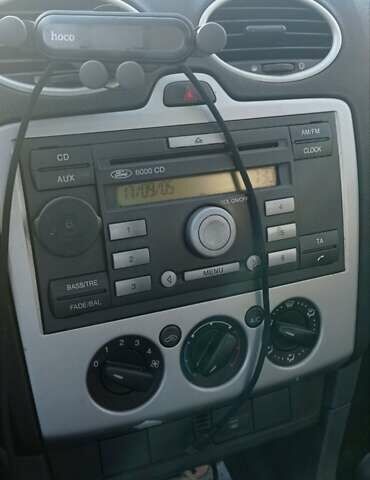 Серый Форд Фокус, объемом двигателя 1.6 л и пробегом 400 тыс. км за 3600 $, фото 3 на Automoto.ua