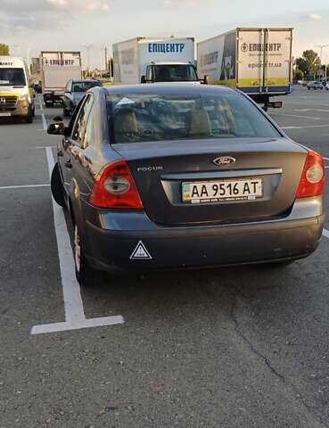 Серый Форд Фокус, объемом двигателя 1.4 л и пробегом 475 тыс. км за 3500 $, фото 1 на Automoto.ua