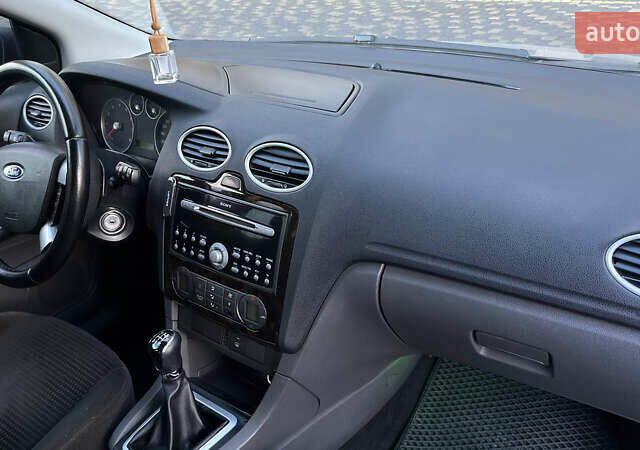 Форд Фокус 2005 в Виннице на Automoto.ua Серый Форд Фокус, объемом двигателя 1.6 л и пробегом 310 тыс. км за 3899 $, фото 21 на Automoto.ua