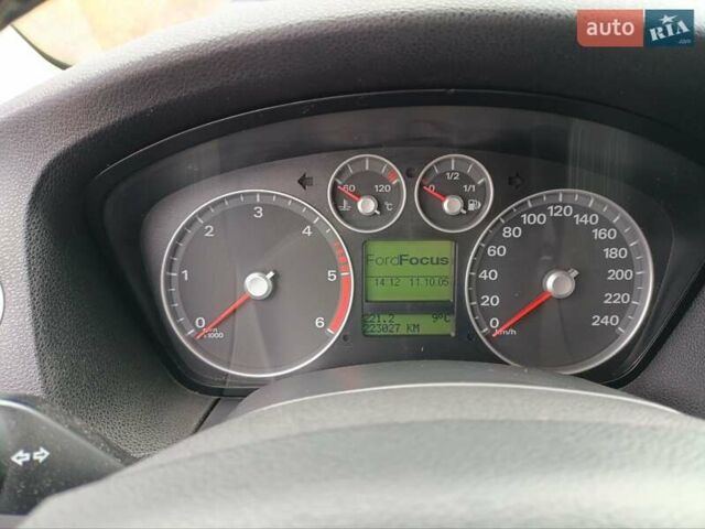 Форд Фокус 2005 у Києві на Automoto.ua Сірий Форд Фокус, об'ємом двигуна 1.56 л та пробігом 223 тис. км за 4900 $, фото 15 на Automoto.ua