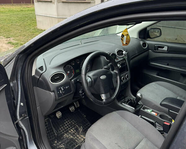 Сірий Форд Фокус, об'ємом двигуна 1.6 л та пробігом 290 тис. км за 3500 $, фото 6 на Automoto.ua