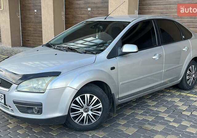 Форд Фокус 2005 в Виннице на Automoto.ua Серый Форд Фокус, объемом двигателя 1.6 л и пробегом 310 тыс. км за 3899 $, фото 1 на Automoto.ua
