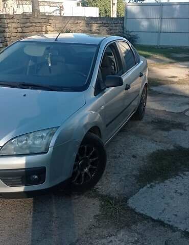 Серый Форд Фокус, объемом двигателя 1.6 л и пробегом 400 тыс. км за 3600 $, фото 6 на Automoto.ua