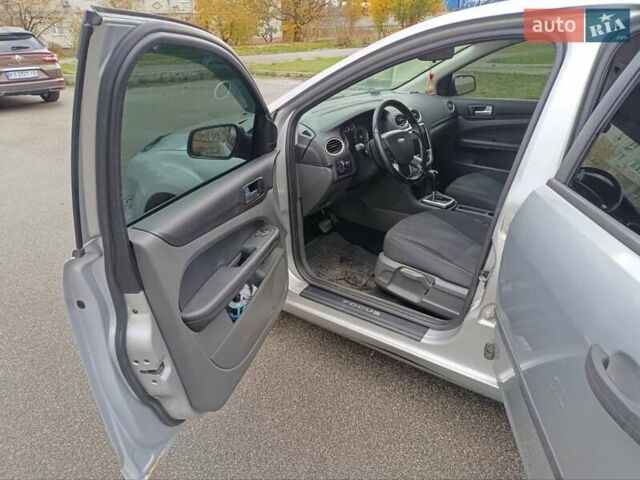 Форд Фокус 2005 у Києві на Automoto.ua Сірий Форд Фокус, об'ємом двигуна 1.56 л та пробігом 223 тис. км за 4900 $, фото 18 на Automoto.ua
