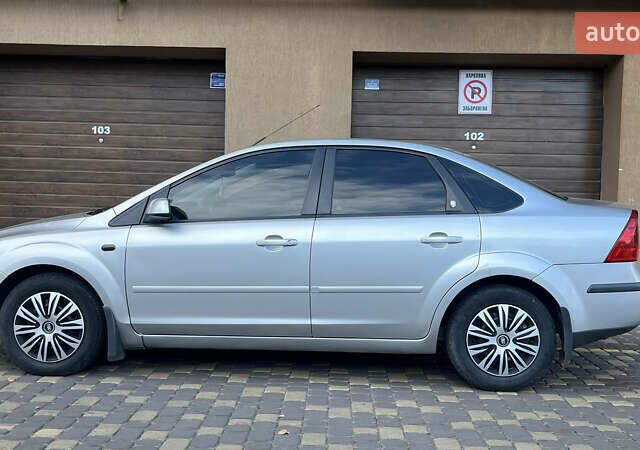 Форд Фокус 2005 в Виннице на Automoto.ua Серый Форд Фокус, объемом двигателя 1.6 л и пробегом 310 тыс. км за 3899 $, фото 5 на Automoto.ua