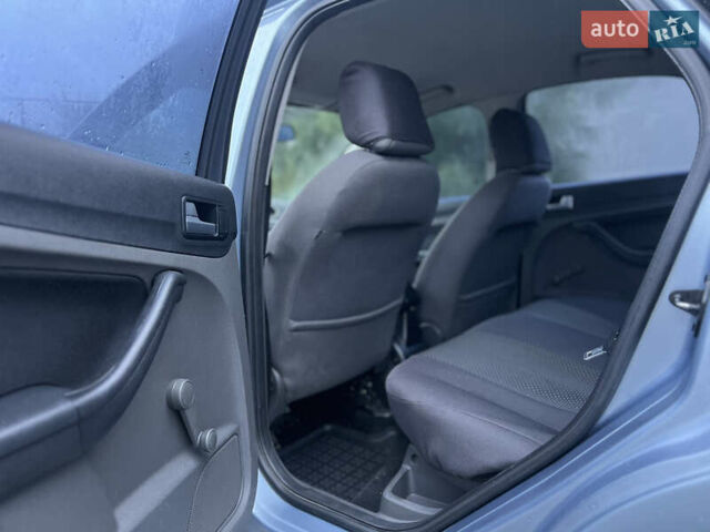 Серый Форд Фокус, объемом двигателя 1.6 л и пробегом 298 тыс. км за 2999 $, фото 32 на Automoto.ua