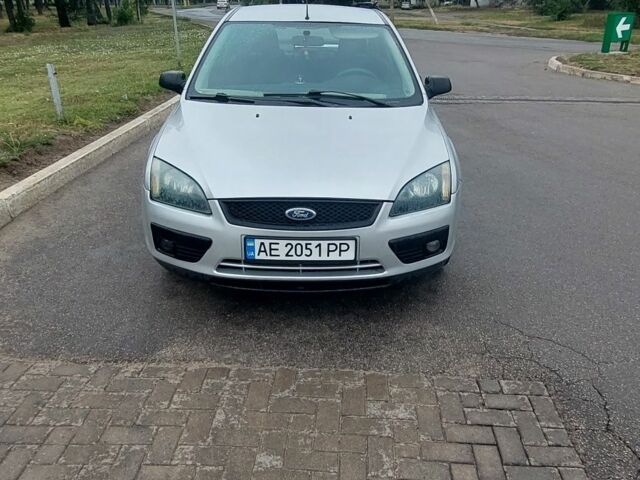 Серый Форд Фокус, объемом двигателя 1.6 л и пробегом 208 тыс. км за 4300 $, фото 1 на Automoto.ua