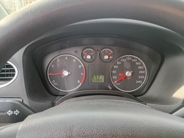 Сірий Форд Фокус, об'ємом двигуна 1.6 л та пробігом 153 тис. км за 5500 $, фото 3 на Automoto.ua