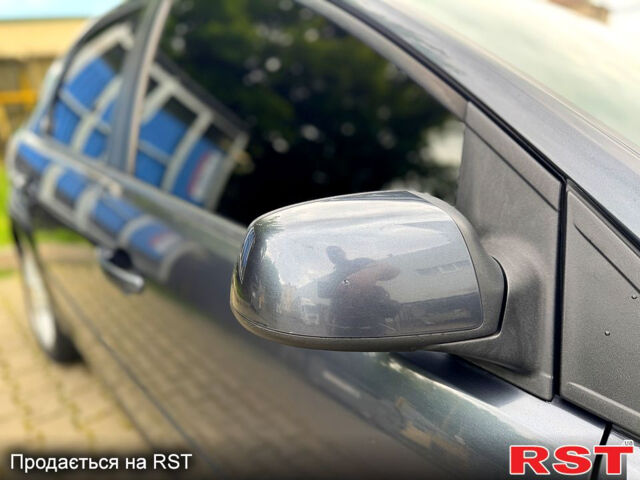 Серый Форд Фокус, объемом двигателя 1.6 л и пробегом 179 тыс. км за 3700 $, фото 7 на Automoto.ua