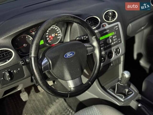 Сірий Форд Фокус, об'ємом двигуна 1.6 л та пробігом 242 тис. км за 5299 $, фото 7 на Automoto.ua