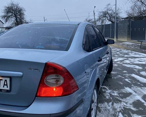 Серый Форд Фокус, объемом двигателя 1.6 л и пробегом 306 тыс. км за 3999 $, фото 2 на Automoto.ua