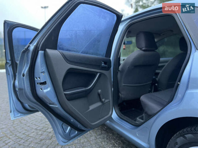 Серый Форд Фокус, объемом двигателя 1.6 л и пробегом 290 тыс. км за 2999 $, фото 35 на Automoto.ua