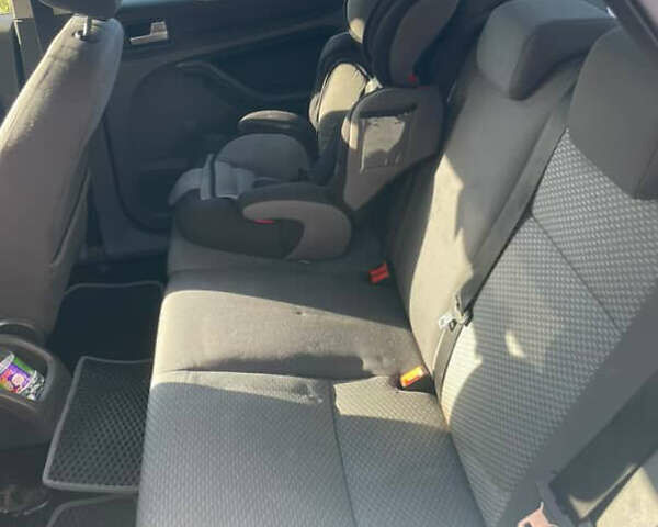 Серый Форд Фокус, объемом двигателя 1.6 л и пробегом 258 тыс. км за 4200 $, фото 7 на Automoto.ua