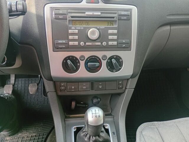 Сірий Форд Фокус, об'ємом двигуна 1.6 л та пробігом 153 тис. км за 5500 $, фото 4 на Automoto.ua