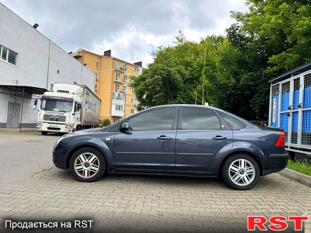 Серый Форд Фокус, объемом двигателя 1.6 л и пробегом 179 тыс. км за 3700 $, фото 1 на Automoto.ua