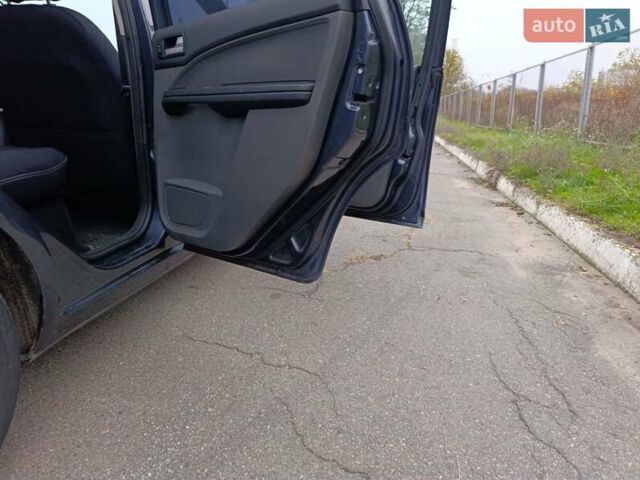 Серый Форд Фокус, объемом двигателя 1.8 л и пробегом 218 тыс. км за 5250 $, фото 14 на Automoto.ua