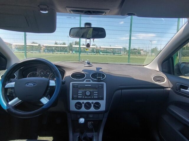 Серый Форд Фокус, объемом двигателя 1.6 л и пробегом 208 тыс. км за 4300 $, фото 8 на Automoto.ua