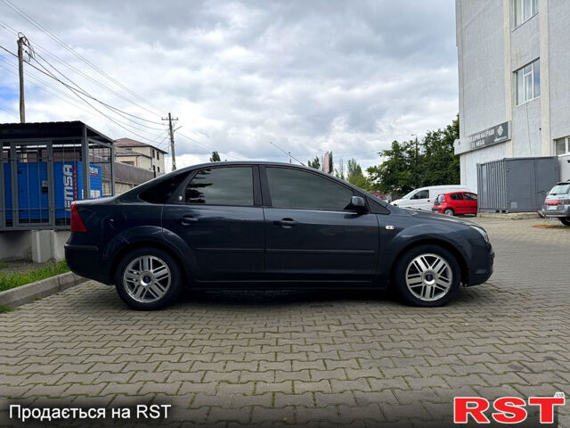 Серый Форд Фокус, объемом двигателя 1.6 л и пробегом 179 тыс. км за 3700 $, фото 4 на Automoto.ua