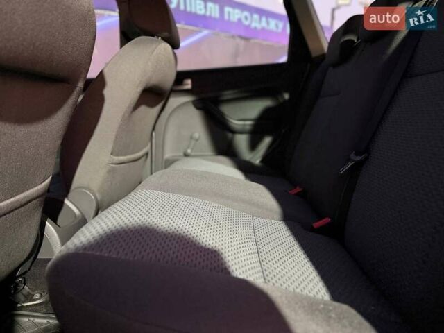Сірий Форд Фокус, об'ємом двигуна 1.6 л та пробігом 242 тис. км за 5299 $, фото 8 на Automoto.ua