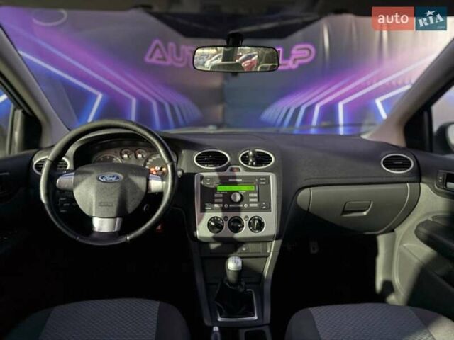 Сірий Форд Фокус, об'ємом двигуна 1.6 л та пробігом 242 тис. км за 5299 $, фото 9 на Automoto.ua