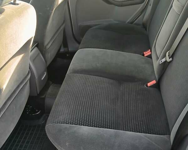 Сірий Форд Фокус, об'ємом двигуна 1.6 л та пробігом 291 тис. км за 4500 $, фото 32 на Automoto.ua