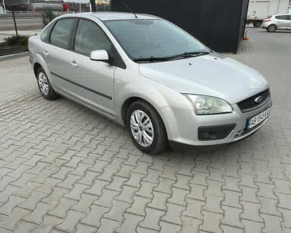Серый Форд Фокус, объемом двигателя 1.6 л и пробегом 258 тыс. км за 4200 $, фото 1 на Automoto.ua