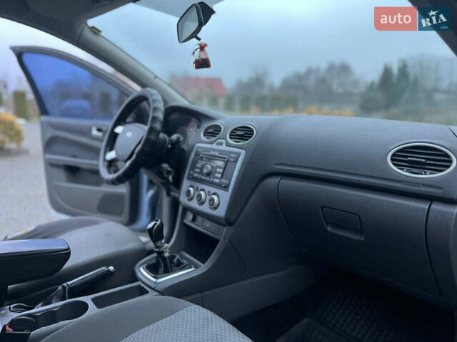 Серый Форд Фокус, объемом двигателя 1.6 л и пробегом 298 тыс. км за 2999 $, фото 37 на Automoto.ua