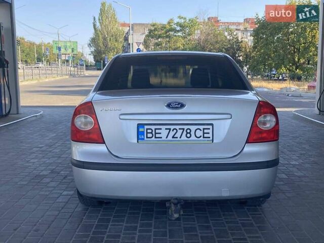 Сірий Форд Фокус, об'ємом двигуна 1.6 л та пробігом 263 тис. км за 4900 $, фото 12 на Automoto.ua