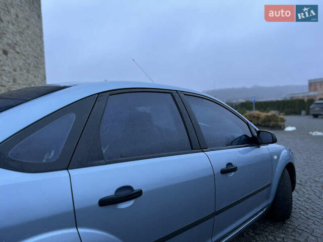 Серый Форд Фокус, объемом двигателя 1.6 л и пробегом 290 тыс. км за 2999 $, фото 25 на Automoto.ua