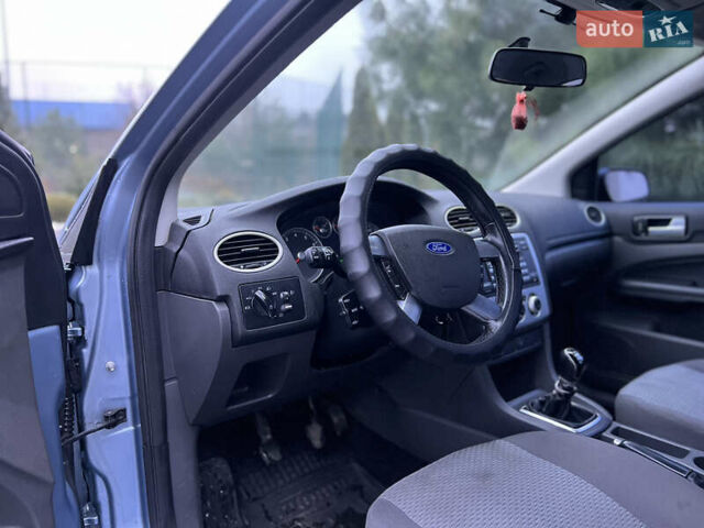 Серый Форд Фокус, объемом двигателя 1.6 л и пробегом 290 тыс. км за 2999 $, фото 38 на Automoto.ua