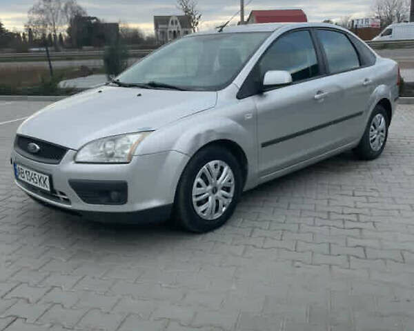 Серый Форд Фокус, объемом двигателя 1.6 л и пробегом 258 тыс. км за 4200 $, фото 2 на Automoto.ua