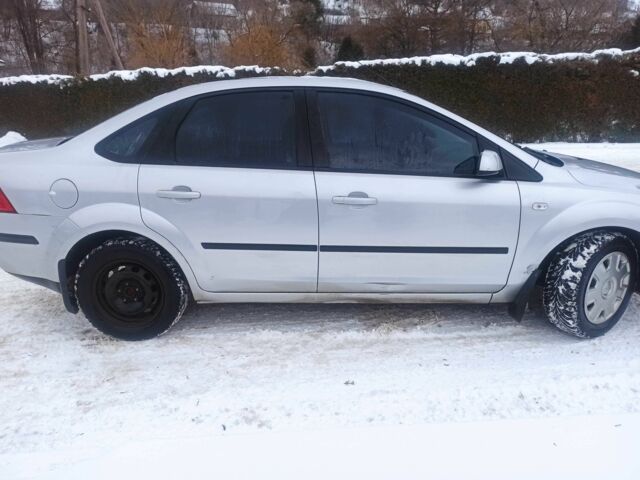 Серый Форд Фокус, объемом двигателя 1.6 л и пробегом 183 тыс. км за 3450 $, фото 3 на Automoto.ua