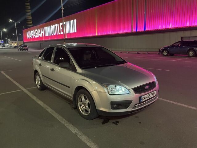 Серый Форд Фокус, объемом двигателя 1.6 л и пробегом 172 тыс. км за 5100 $, фото 5 на Automoto.ua