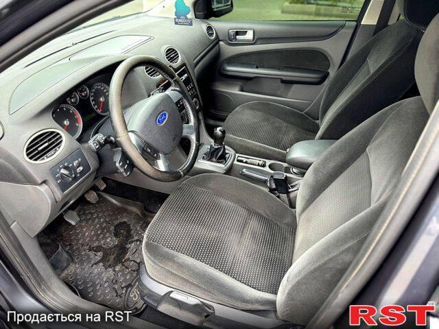 Серый Форд Фокус, объемом двигателя 1.6 л и пробегом 179 тыс. км за 3700 $, фото 13 на Automoto.ua