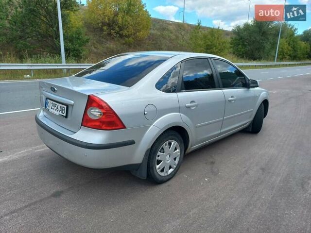 Серый Форд Фокус, объемом двигателя 1.6 л и пробегом 310 тыс. км за 4000 $, фото 2 на Automoto.ua